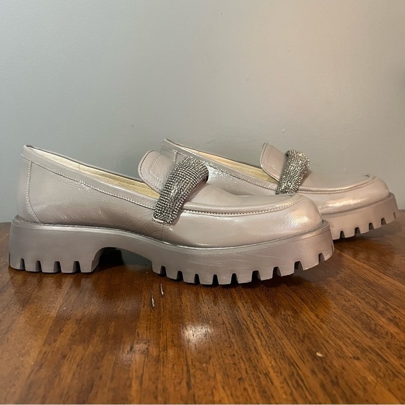 VANELi Women's Zaya platform loafer Like new condition. Women’s size 9.5 Narrow - Picture 3 of 14